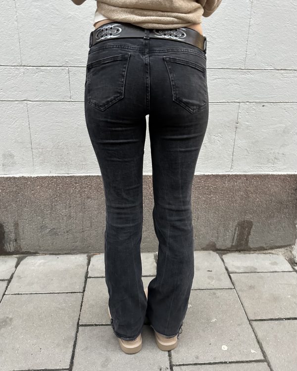 Lågmidjade Svarta Bootcut-Jeans - Bild 3