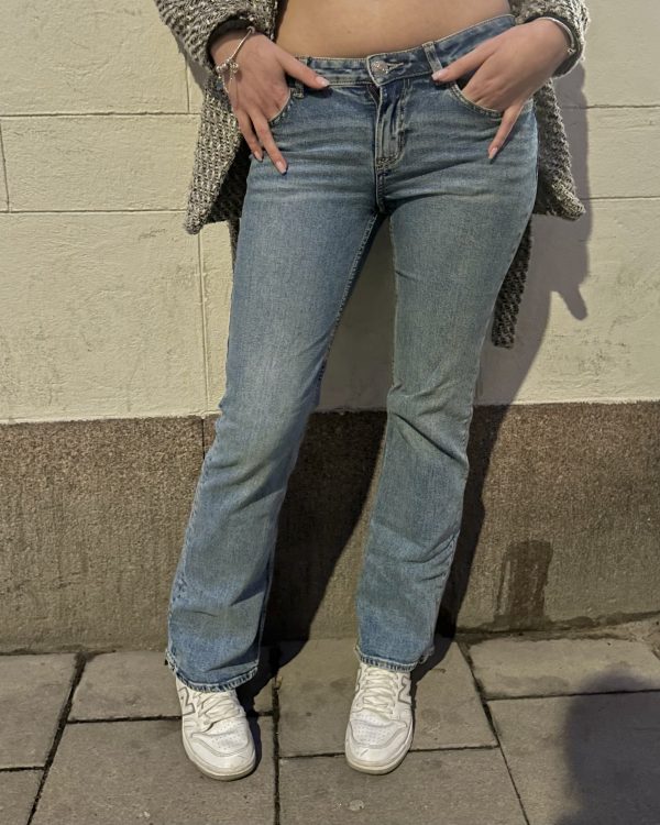 lågmidjade raka blå jeans